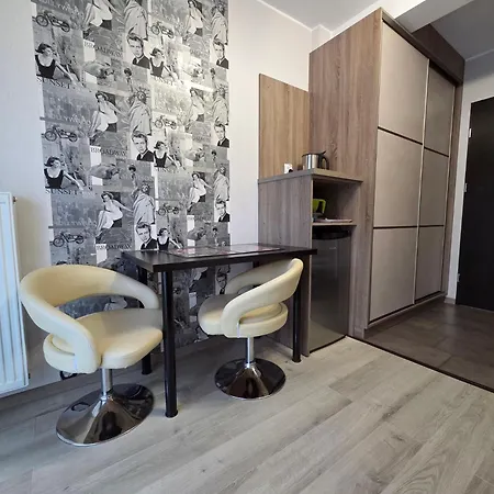 Проживание в семье Paradise Ястарня